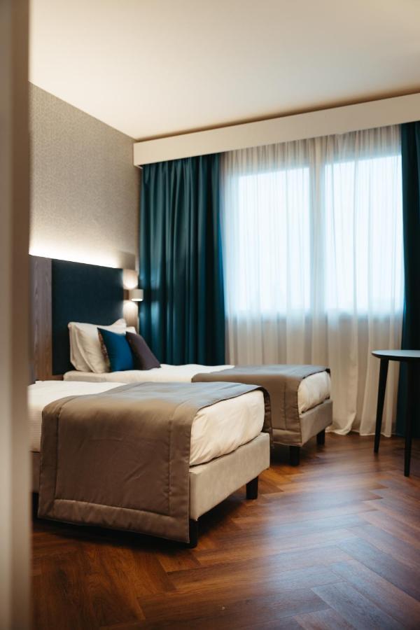 Hotel Motel Prestige Grugliasco Esterno foto